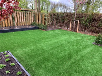 Zonovergoten achtertuin in Soest