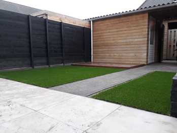 Kindvriendelijke achtertuinen met kunstgras