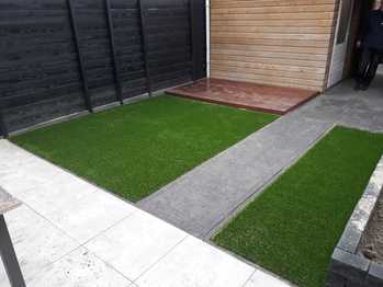 Kindvriendelijke achtertuinen met kunstgras